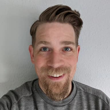 A portrait photograph of Jonny Haynes