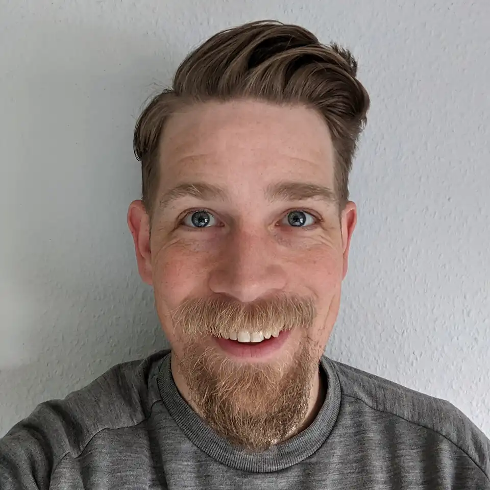 A portrait photograph of Jonny Haynes
